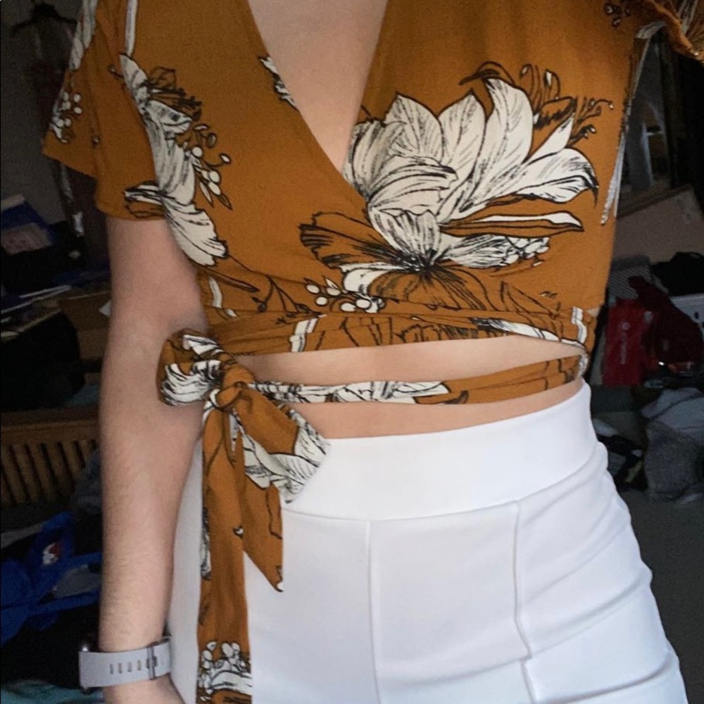 Women’s tie shirt